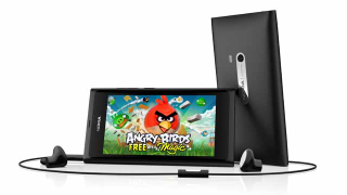 Illustration for article titled Nokia N9: Beautiful Hardware, Zombie Software